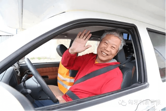 68歲老人張志武再駕覽眾C4房車環(huán)歐洲